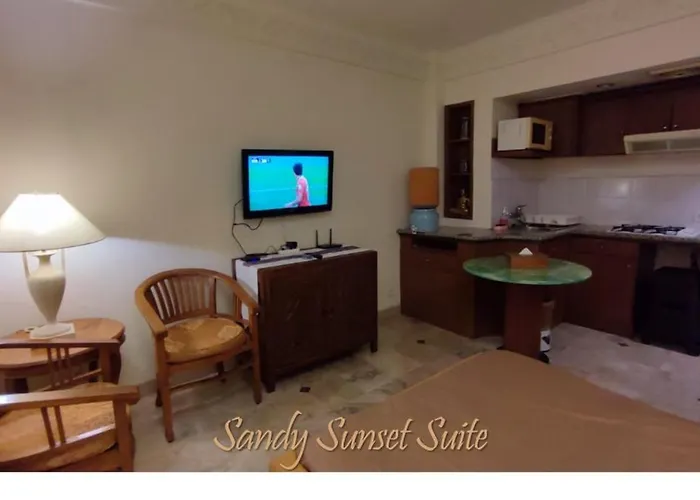 Jayakarta - Sandy Sunset 1br - 6432 アパート *